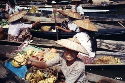 photo Le marché flottant de Ywana birmanie