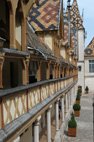 photo cour de l'hotel Dieu � beaune