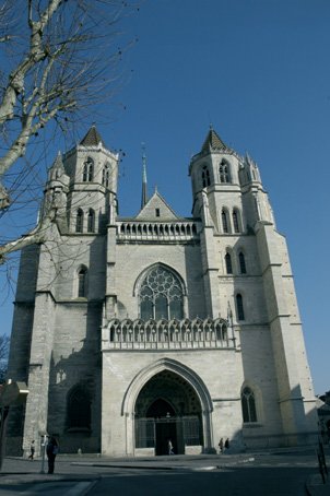 photograph of the Saint Benigne Abbey