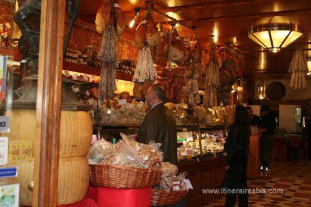 photo d'une charcuterie � bologne