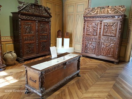 Musée du Vieux Nîmes armoires et coffre en noyer