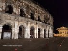 Les arènes de Nîmes le soir