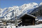 photo station de ski la clusaz le village en hiver