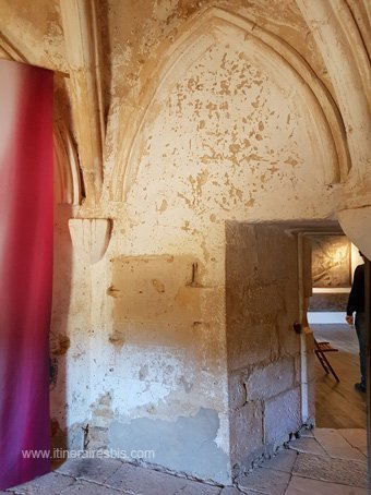 Le Château de Puymartin la chambre et l'endroit où aurait été emmurée la Dame Blanche