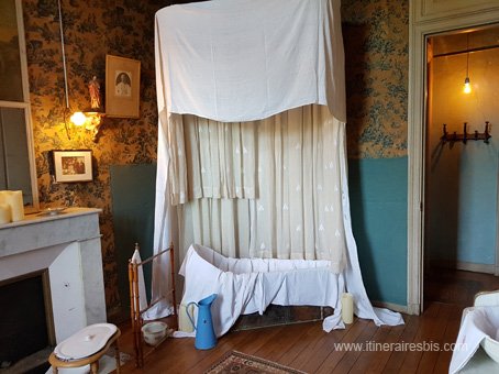 Le Château de Puymartin cabinet de toilette de la marquise Roffignac de Carbonnier de Marzac