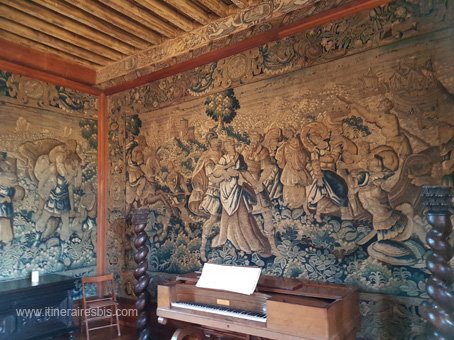 Le Château de Puymartin Tapisseries Flamandes