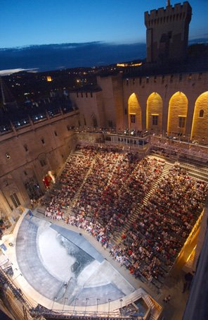 Visit Town of Avignon photograph of the main courtyard of the Palate of the Popes during the festival of Avignon