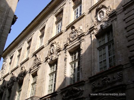 Visit Town of Avignon photograph walls in the streets of Avignon