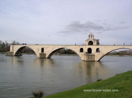 Visit Town of Avignon photograph bridge Saint Bénezet or pont d'Avignon
