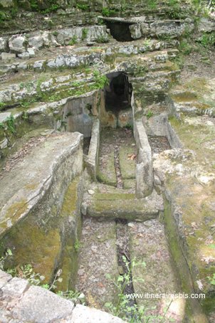 Visite de la ville d'Argyroupolis Aqueduc Romain