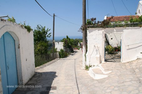 photo Visite de la ville d'Argyroupolis ruelle de la ville