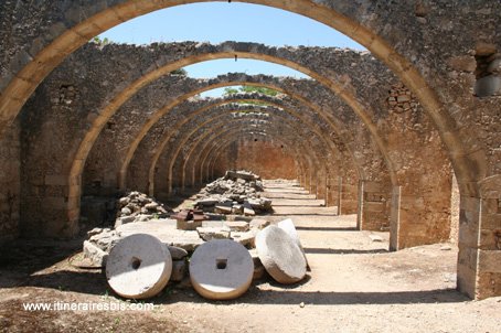 photo ancienne oliverie du monastère de Karydi