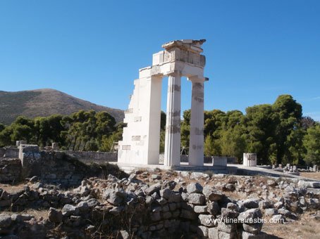 Visite du site archéologique d'Epidaure Propylée du gymnase