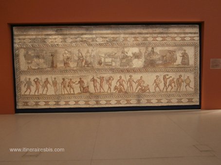 Visite de Patras le musée archéologique fresque en mosaïque