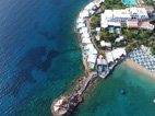 Photo du Elounda Beach le Veghera bar et les villas