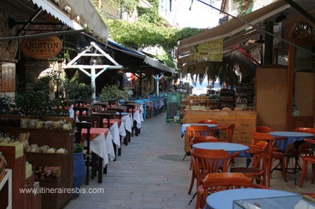 Visiter Agia Galini les ruelles et les restaurants