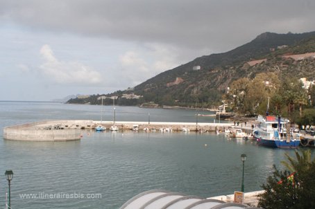 Visite de la ville de Loutraki petit port