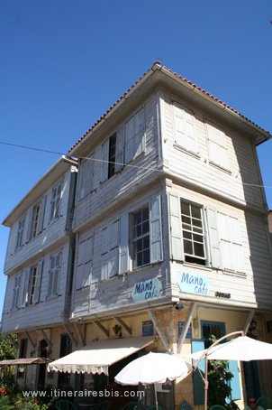 picture typical house in wood in Xania