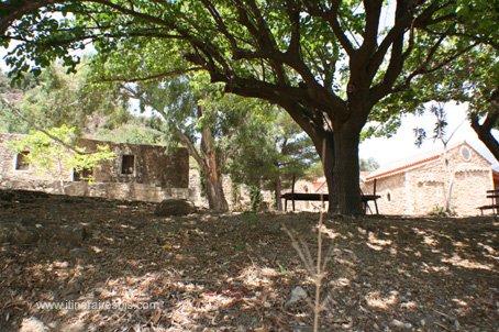 Visite de Zaros le monastère de Valsamonero