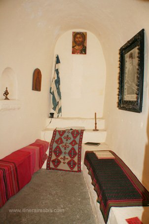 Visite du monastère de Chrysoskalitissa cellule de moine