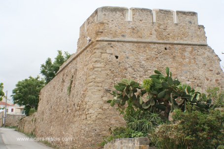 Visite de Kissamos les remparts du château