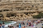 Les grottes creusées dans la roche à matala