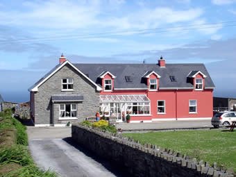 Guest House Doonagore à Doolin la maison