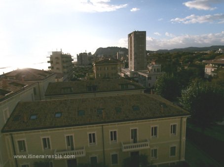 Hôtel Perticari*** la ville