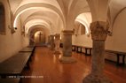 Visite de l'abbaye di Fiastra le réfectoire