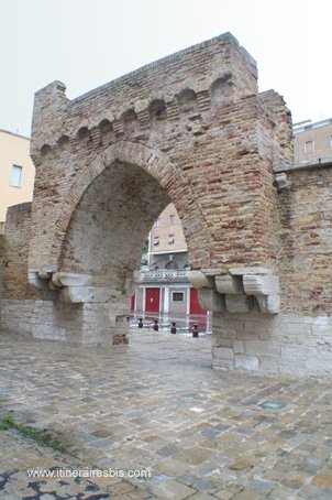 visite d'Ancône une des portes d'accès à la ville