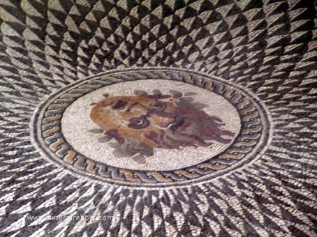 Visiter Ascoli Piceno mosaïque double