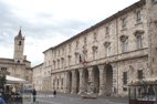 Vister Ascoli Piceno la place Arringo