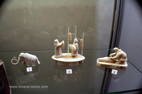 Visite de la ville de Fermo le musée polaire sculptures en os