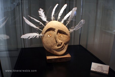 Visite de la ville de Fermo le musée polaire sculptures en os de baleine