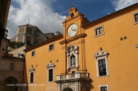 Visite de la ville de Fermo la bibliothèque
