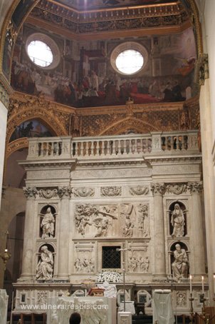Visite du sanctuaire de Loreto l'autel