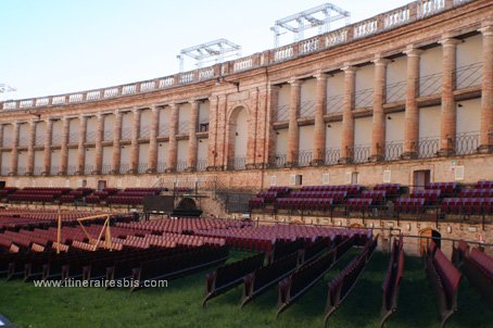 Visite de Macerata le Sferisterio le théâtre en plein air