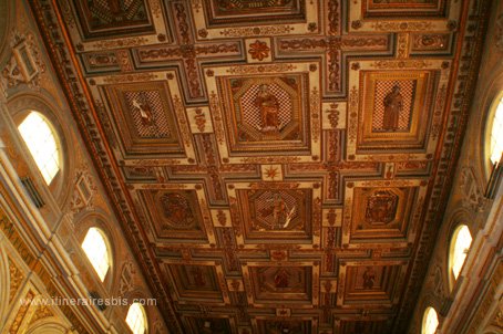 visite  de Tolentino le plafond de la Basilique Saint Nicolas