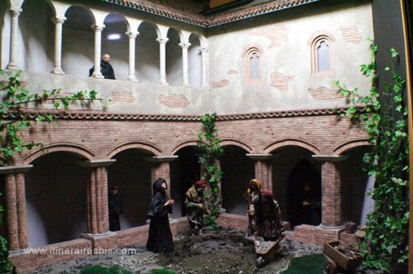 Visiter Tolentino de la Basilique diorama représentant la vie de Saint Nicolas