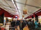 Foire à la truffe de Alba les allées le matin de bonne heure