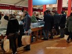 Foire à la truffe de Alba les stands de dégustation et d'achat