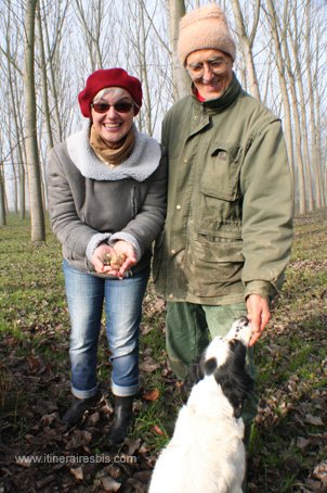 Chantal Carlo et Stella après la recherche de truffes