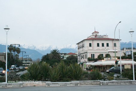 Visite de la ville de Carrare et Massa: Villas du bord de mer