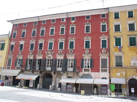 Visite de la ville de Carrare le palazzo delle Medico