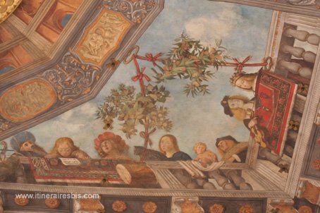 Visite de la ville de Ferrare Le musée archéologique fresques de Garafalo