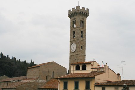 Visiter la ville de Fiesole le clocher de la ville