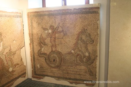 Visite de Gubbio photo théatre romain des mosaïques