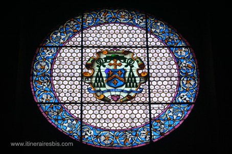 Visite de Gubbio Vitrail de la cathédrale San Andréa