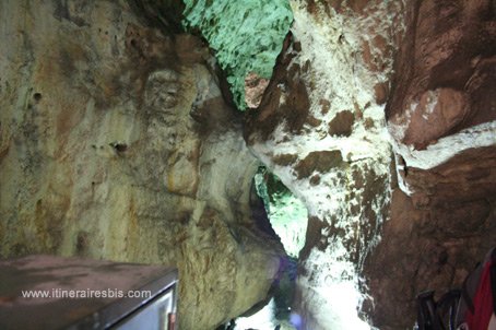 Visite des grottes de Monte Cucco couleurs exceptionnelles