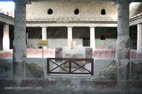 Visite de la villa romaine Oplontis l’un des péristyle
